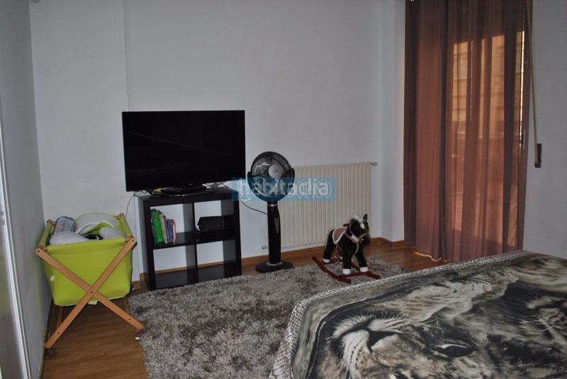 Foto 39393d9d-ef1e-49c1-bd4b-d30256d79692. Piso  en venta en rep. argentina, 3 dormitorios. en Logroño
