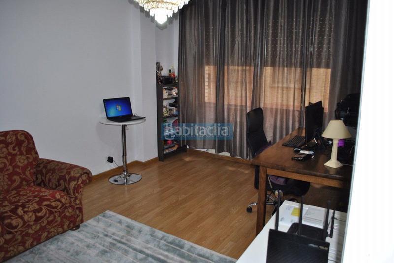 Foto b3737821-035f-4a1d-9541-fcf17c823f00. Piso  en venta en rep. argentina, 3 dormitorios. en Logroño
