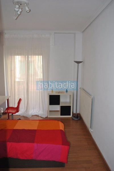 Foto cc111d2b-acfb-439b-a86c-d17302888192. Piso  en venta en rep. argentina, 3 dormitorios. en Logroño