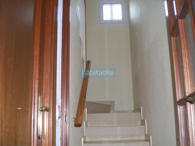 Foto 06b8206e-fad0-4e3f-ba44-3e26bf27e9b4. Casa a schiera con riscaldamento parcheggio piscina in Logroño