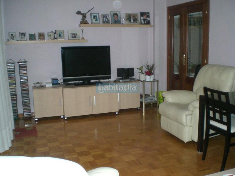 Foto 12240672-788b-47b8-9edf-3dbfc67810e7. Casa a schiera con riscaldamento parcheggio piscina in Logroño