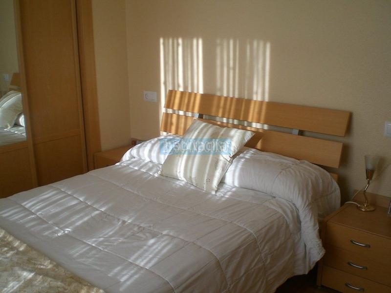 Foto 2704f386-a94b-44e8-9c1d-f96d20218463. Casa a schiera con riscaldamento parcheggio piscina in Logroño