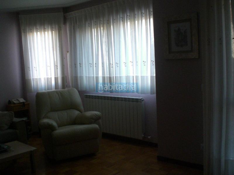 Foto 3b87907f-96cc-4cb5-82b8-bdc67b7c103a. Casa a schiera con riscaldamento parcheggio piscina in Logroño