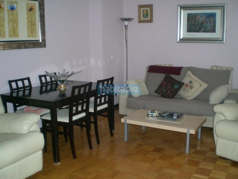 Foto 625fb38e-6bdb-42be-9cfe-16d2197e0acc. Casa a schiera con riscaldamento parcheggio piscina in Logroño