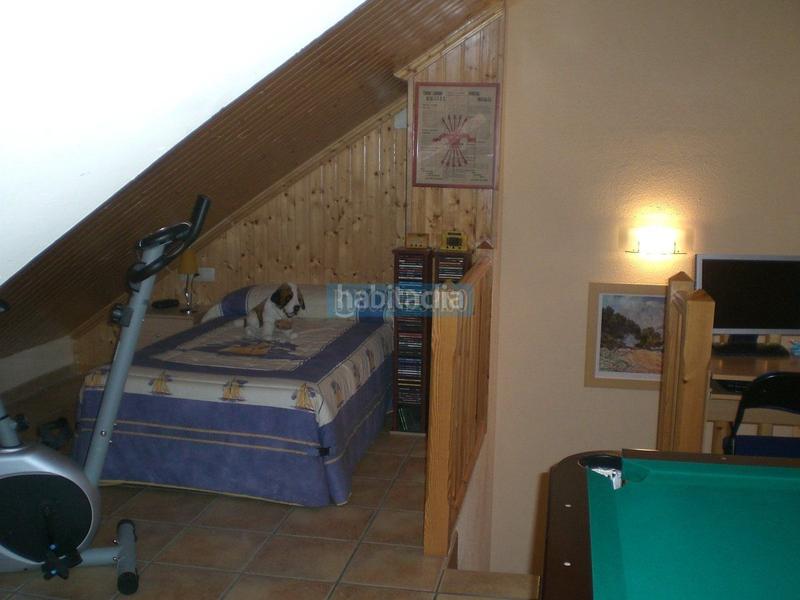 Foto 69d5ccd7-2c5a-4486-b675-979e11412c10. Casa a schiera con riscaldamento parcheggio piscina in Logroño