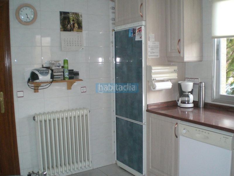 Foto 6de00bf1-1ab7-4b5e-8388-3a12957f2df5. Casa a schiera con riscaldamento parcheggio piscina in Logroño