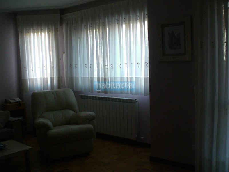 Foto 7a519b11-d2dc-4d98-b540-c8f78639e4e4. Casa a schiera con riscaldamento parcheggio piscina in Logroño