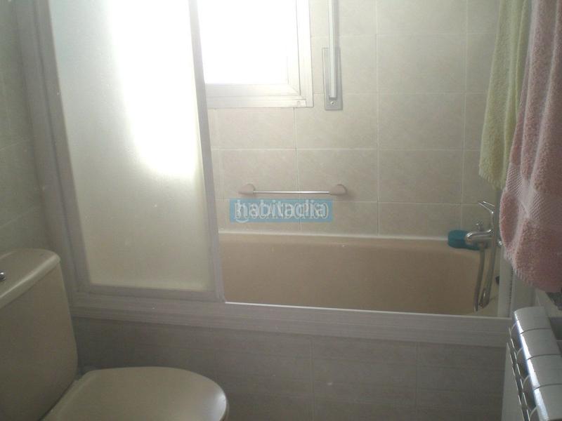 Foto 8767b093-18ba-43d7-88ca-842321645055. Casa a schiera con riscaldamento parcheggio piscina in Logroño