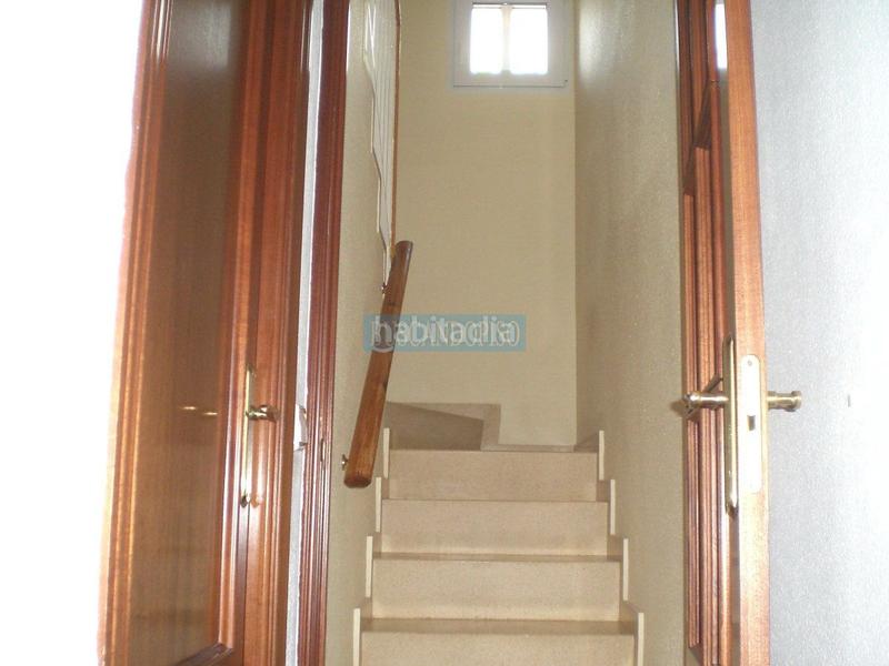 Foto d0cab398-df94-4669-8e7c-7e15c8a256ed. Casa a schiera con riscaldamento parcheggio piscina in Logroño