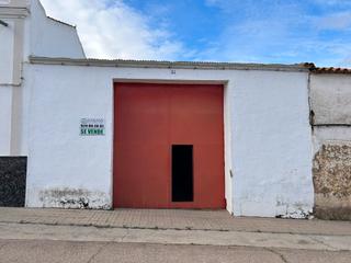 Nau industrial  Calle reyes huertas. Nave cochera