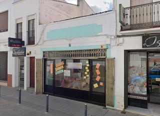 Local commercial  Calle estalajes. Local comercial centrico en azuaga