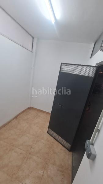 Foto c2d7851e-959a-46d1-81d8-90545c1ef61d. Aparcament cotxe a Azuaga