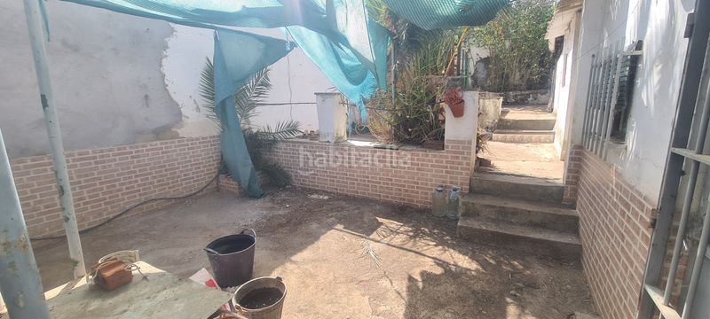 Foto 19d60cc6-3be8-4233-a72d-cc459be21c39. Casa media casa para reformar en Azuaga