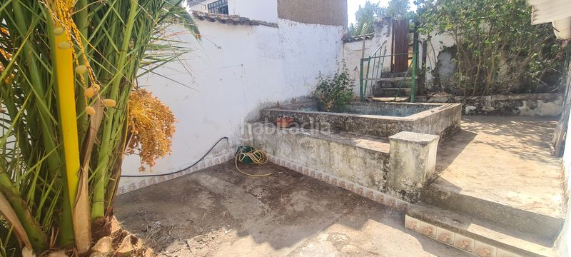 Foto ee143165-964d-4099-96c1-e8c780e3d242. Casa media casa para reformar en Azuaga