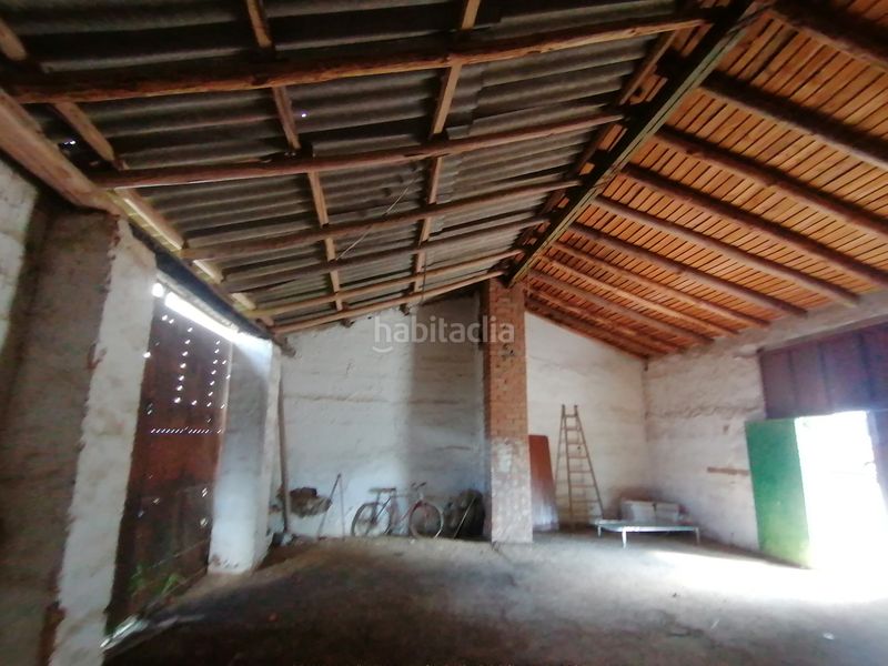 Foto dfec5dcf-f52a-4d81-99f8-b2caf3b5b1d8. Aparcament cotxe a Azuaga