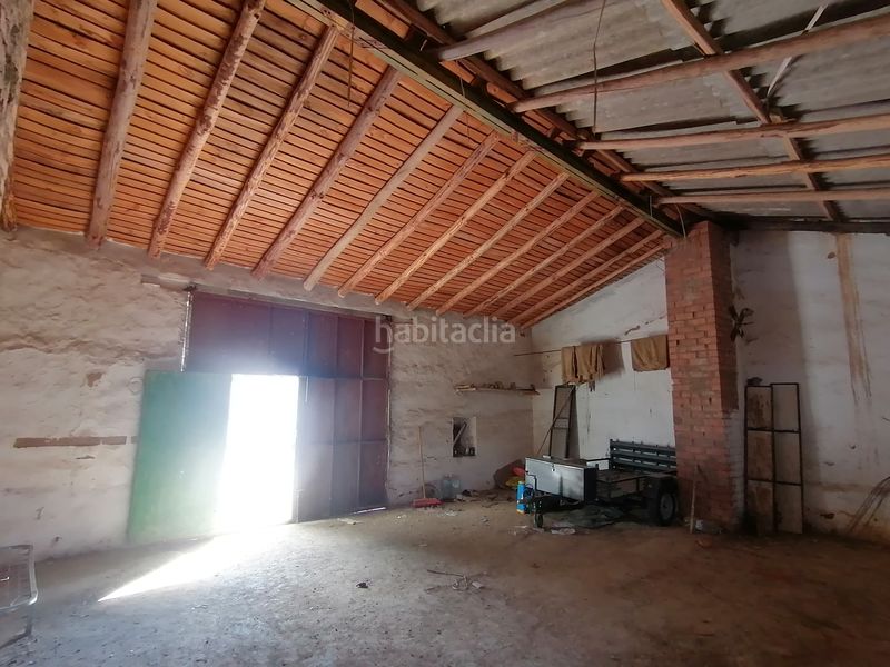 Foto f25ffd87-f289-4170-9d5d-c6d95737b09e. Aparcament cotxe a Azuaga