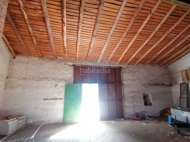 Foto fd9ca8b0-1643-44e9-a696-8586d2c436b3. Aparcament cotxe a Azuaga