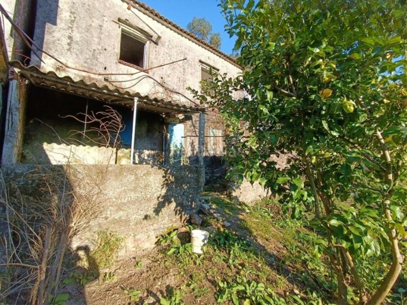 Foto f8052100-da98-419a-bd71-7bb903dfc1a4. Casa a Parroquias de Santiago Santiago de Compostela