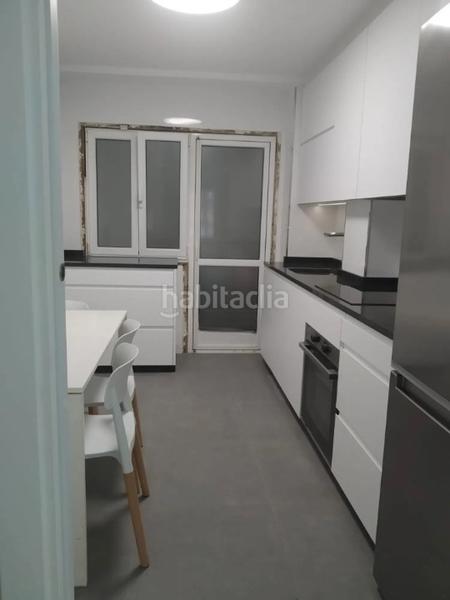 Foto a42bdbeb-6d27-4adb-a0be-b2c782251533. Lloguer pis a rúa da rosa 33 a Ensanche - Sar Santiago de Compostela