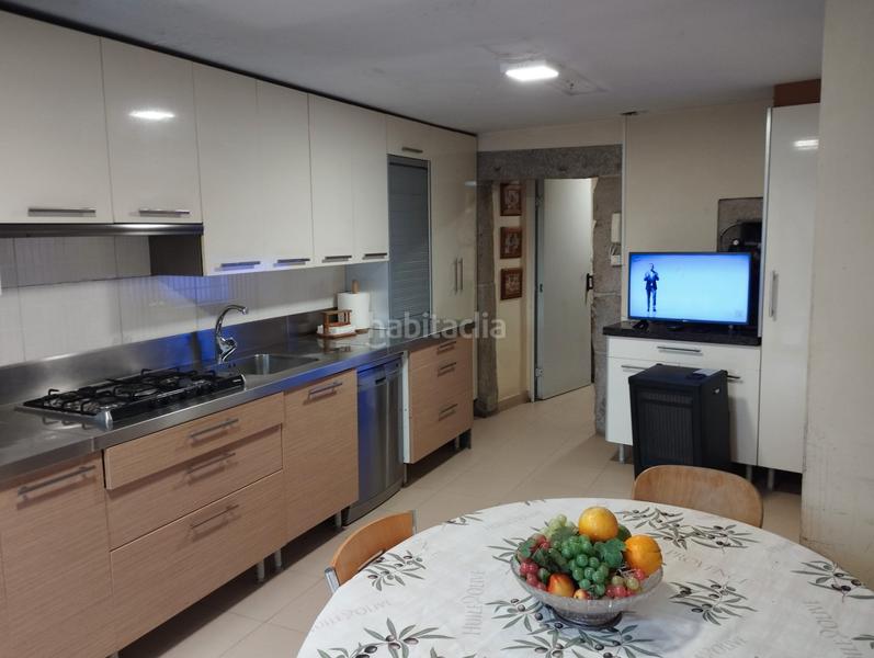 Foto a12eac74-0a81-4f36-9725-ddf76d2b5830. Semi detached house with fireplace heating in Campus Norte - San Caetano Santiago de Compostela