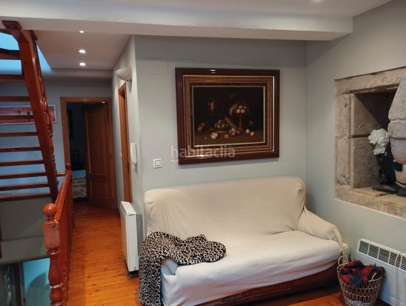 Foto ce97664a-f23f-4ac6-947a-0e0ddcb1f159. Semi detached house with fireplace heating in Campus Norte - San Caetano Santiago de Compostela