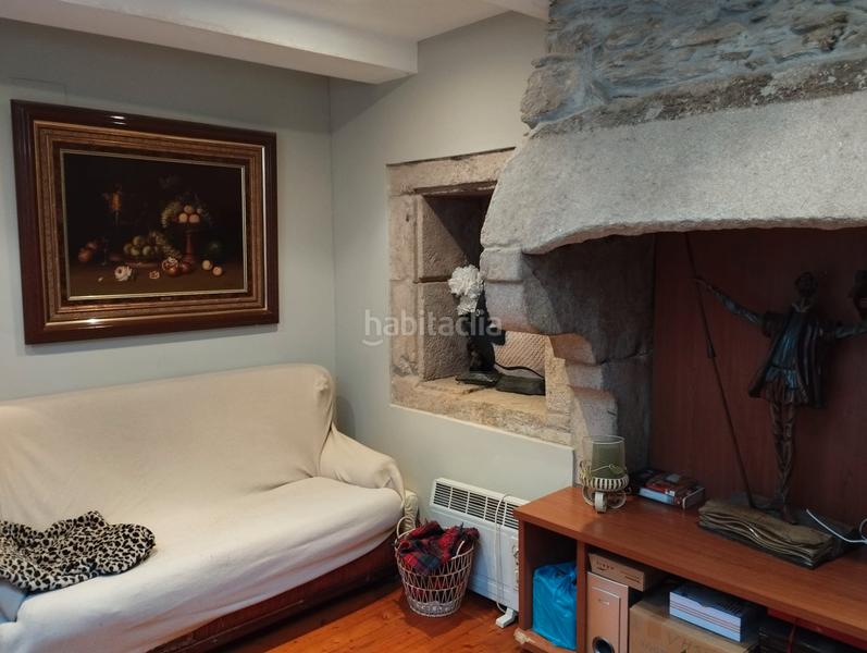 Foto f98ba923-edf0-4fc1-a607-b4187764da93. Semi detached house with fireplace heating in Campus Norte - San Caetano Santiago de Compostela