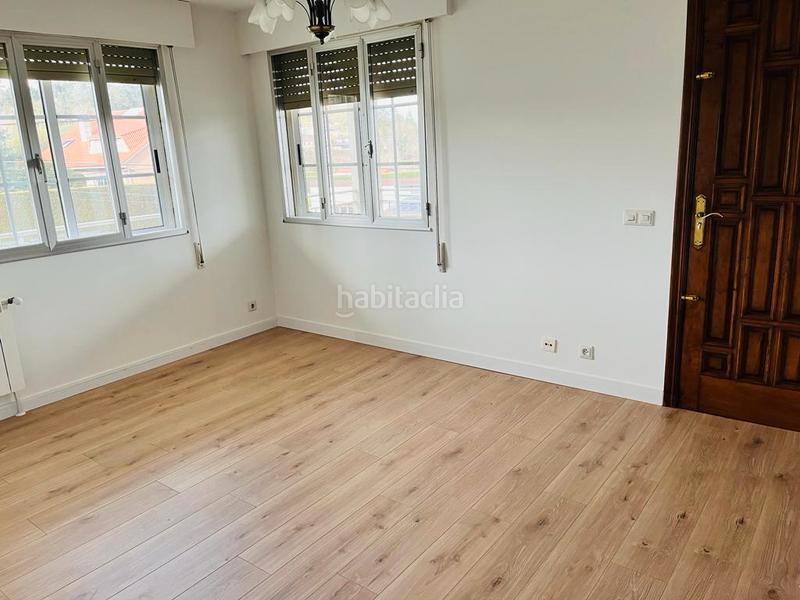 Foto cd5d1941-8df4-4041-971a-90bd637c1f16. Chalet con parcheggio in área de Ames Ames