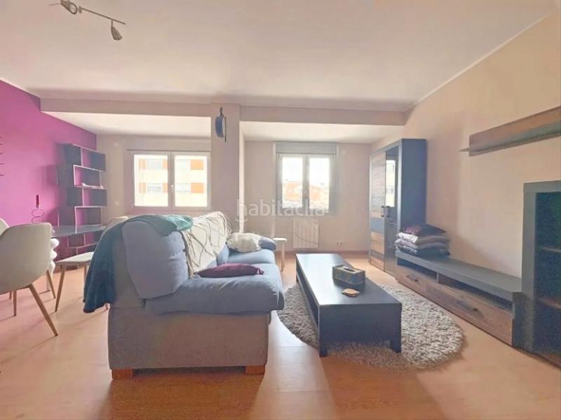 Foto d5c856df-999f-4362-b416-c33bac947545. Rent flat in avenida rosalía de castro 33 in O Milladoiro Ames