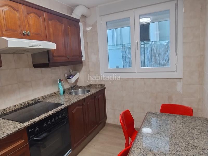 Foto a3a8d622-3982-41f9-9af3-b3637cf4496c. Rent flat in rúa de alfredo brañas 10 in Ensanche - Sar Santiago de Compostela