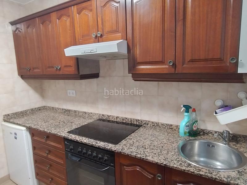 Foto f0eab8e7-86be-4401-b66e-eb950fa52a49. Rent flat in rúa de alfredo brañas 10 in Ensanche - Sar Santiago de Compostela