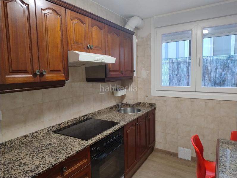 Foto f1945180-eedc-4b48-bd97-0cf02f45df08. Rent flat in rúa de alfredo brañas 10 in Ensanche - Sar Santiago de Compostela