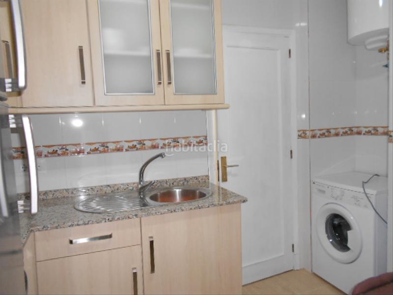 Foto 51d70dd3-8e74-47e4-8f52-92c44f4a2d8a. Rent flat in avenida de romero donallo 22 in Ensanche - Sar Santiago de Compostela