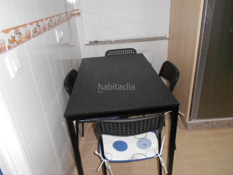 Foto dd8ae817-d2f8-461b-9d8a-de1fab0a7616. Rent flat in avenida de romero donallo 22 in Ensanche - Sar Santiago de Compostela