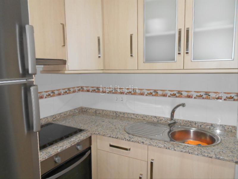 Foto 8c5e4b80-4ec9-48cb-92cb-1362291febf7. Rent flat in avenida de romero donallo 22 in Ensanche - Sar Santiago de Compostela