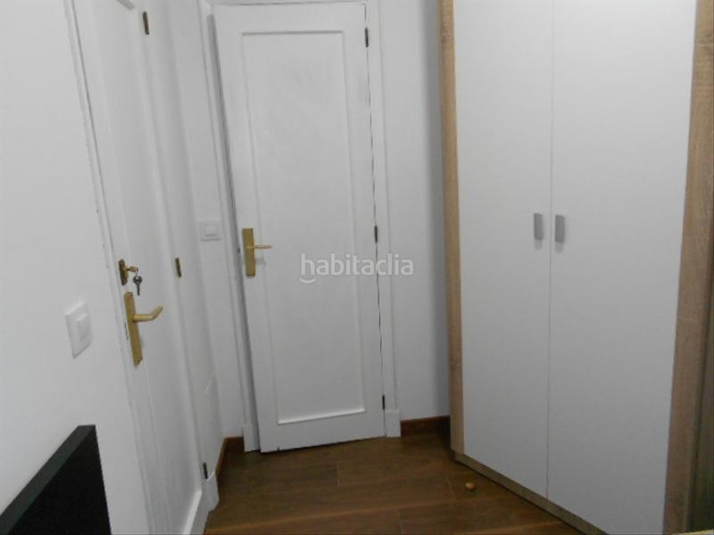 Foto 71c59ab7-68c4-4925-97e5-d7b6eceb2c2c. Alquiler piso en avenida de romero donallo 22 en Ensanche - Sar Santiago de Compostela