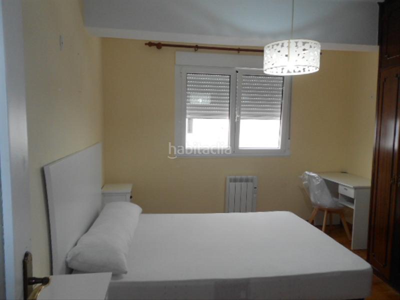 Foto fb6135dd-08a5-4d8a-b688-a7565c3bfa52. Rent flat in rúa de montero rios 42 in Ensanche - Sar Santiago de Compostela