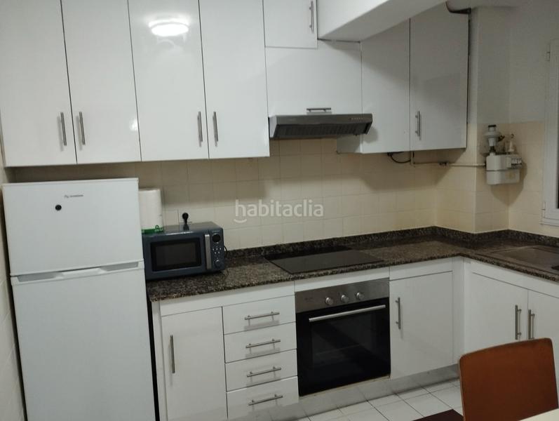 Foto 28fb9461-31e4-4995-81c7-c7a93322c2c8. Lloguer pis a rúa de montero rios 42 a Ensanche - Sar Santiago de Compostela