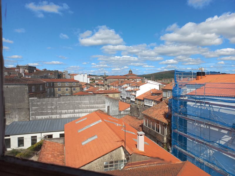 Foto a9e6b223-51bd-444c-8a5e-9dd296f39c13. Pis a rúa das orfas 26 a Casco Histórico Santiago de Compostela