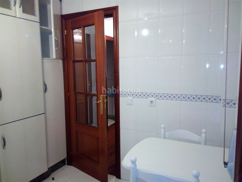 Foto 0cc83d7d-0116-4961-baa6-d41542cfb52c. Rent flat with heating parking in O Milladoiro Ames