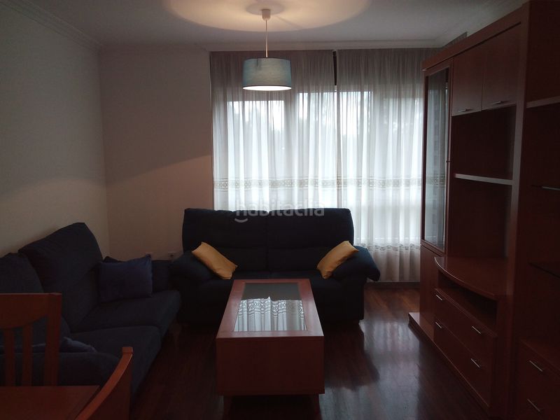 Foto 406ce6b4-0eef-4944-b94a-76e8353d8bb1. Rent flat with heating parking in O Milladoiro Ames