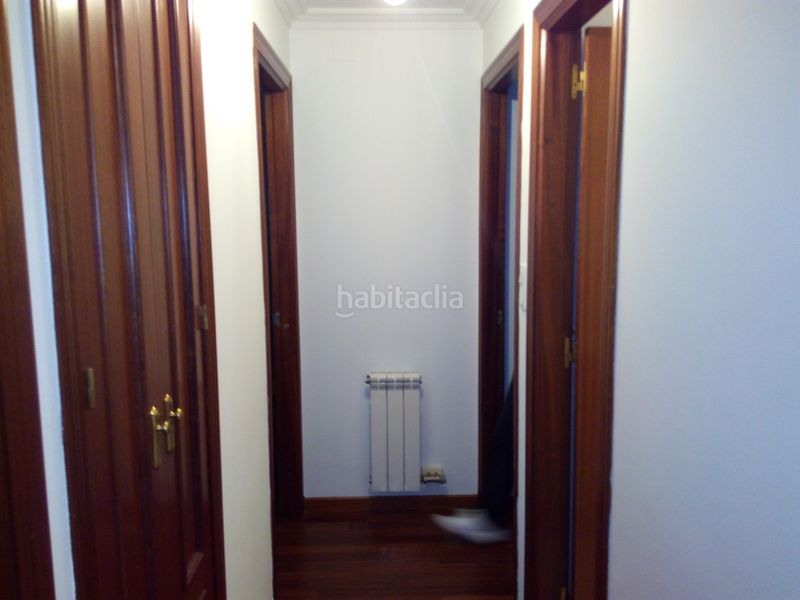 Foto f97e3424-9c3c-4bf0-a9bb-9f0f236eceb4. Rent flat with heating parking in O Milladoiro Ames