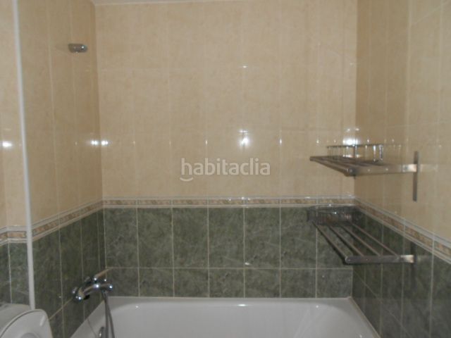 Foto 1c2bf8fc-8314-4ff0-9616-2332caf4bf9b. Piso en rúa do rego 12 en O Milladoiro Ames