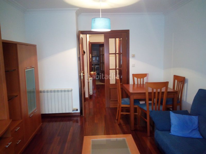 Foto 034efa56-5a48-482a-994c-85c59d746317. Rent flat with heating parking in O Milladoiro Ames