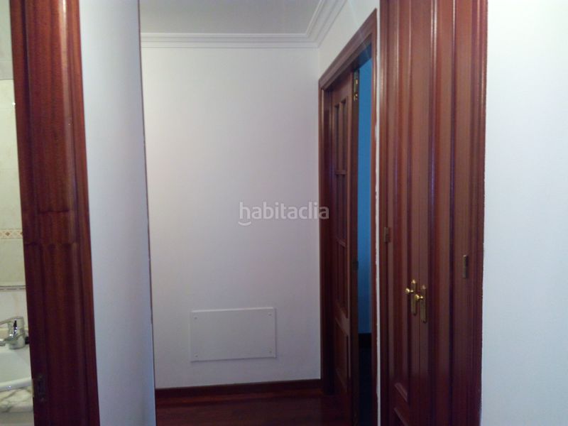 Foto 0bb0ca8c-2149-4bdd-8e4a-3c91ed0027bb. Rent flat with heating parking in O Milladoiro Ames