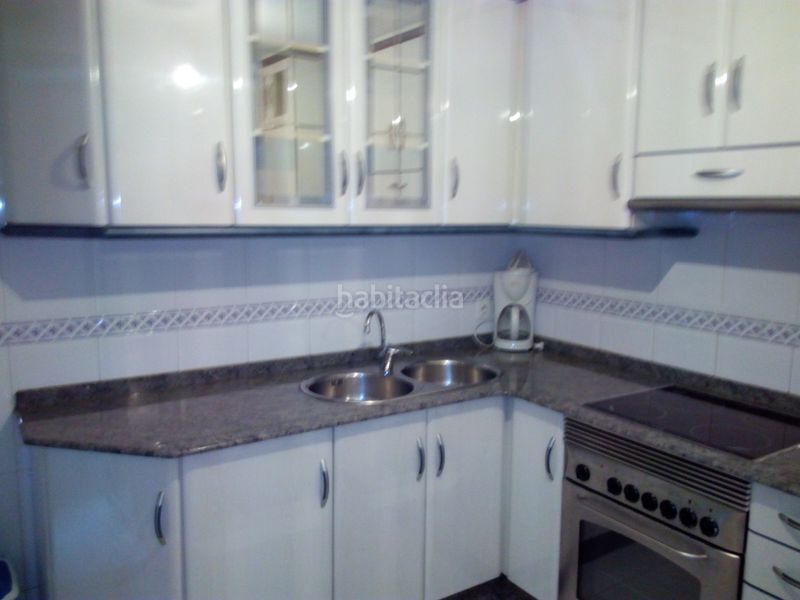 Foto 4571d984-4c88-4c46-b49b-ab74db594cf3. Rent flat with heating parking in O Milladoiro Ames