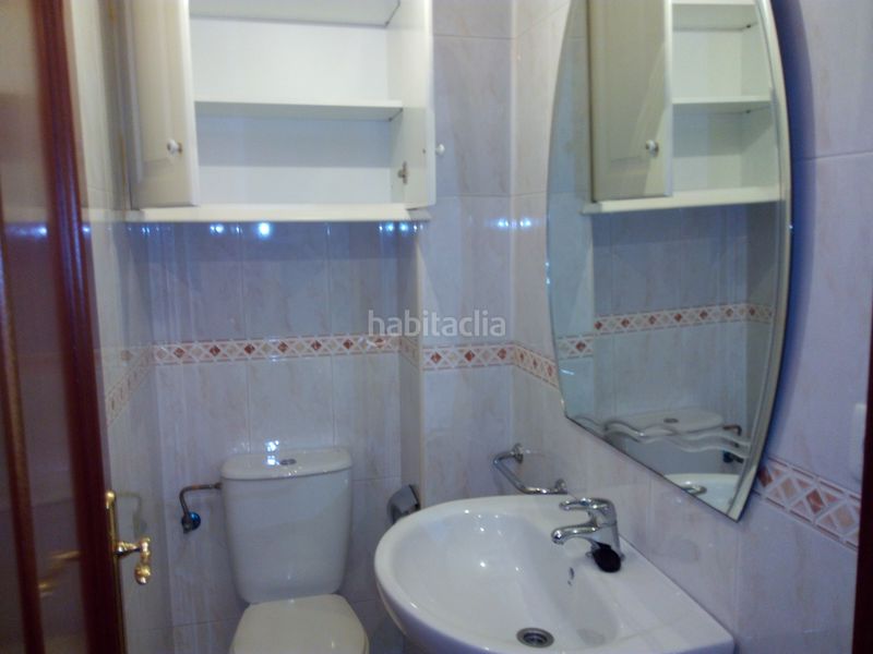 Foto dfee471b-0b27-4a37-9054-0ebb33d9f63a. Rent flat with heating parking in O Milladoiro Ames