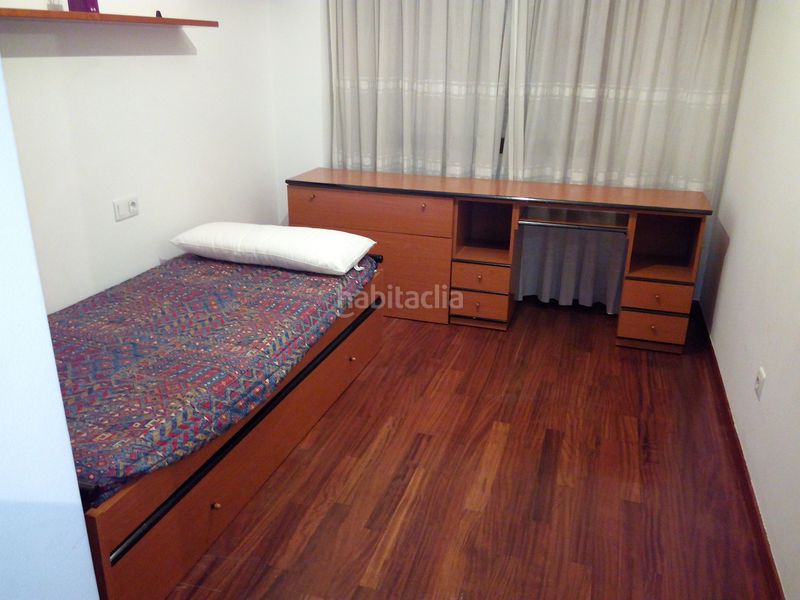 Foto fa2174b8-6466-4753-a01e-1fa728f96366. Rent flat with heating parking in O Milladoiro Ames