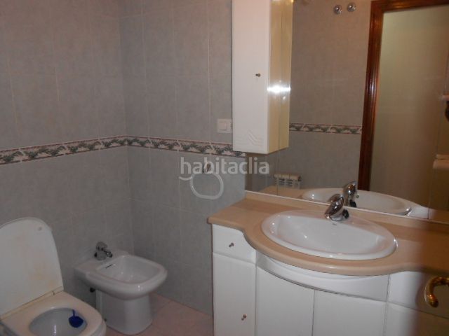 Foto 9752816e-dc98-4ffd-9331-1dea2924ef10. Rent flat with heating parking in O Milladoiro Ames