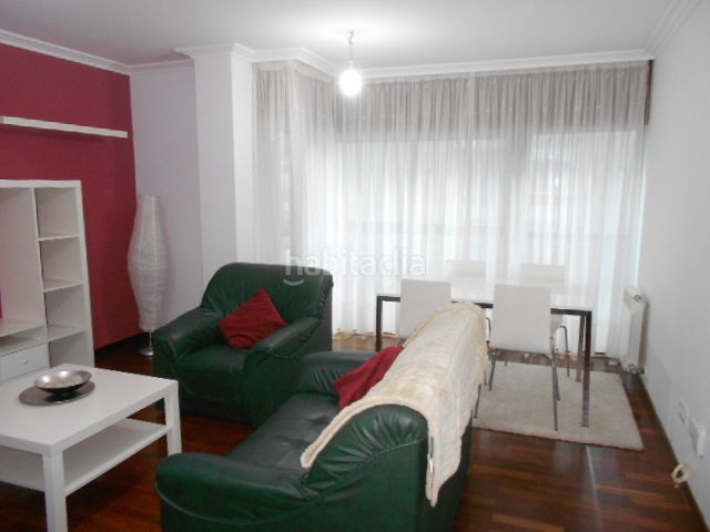 Foto 4d75b95c-892e-4e1d-8f21-ce2872ad93fe. Lloguer pis amb calefacció aparcament a O Milladoiro Ames