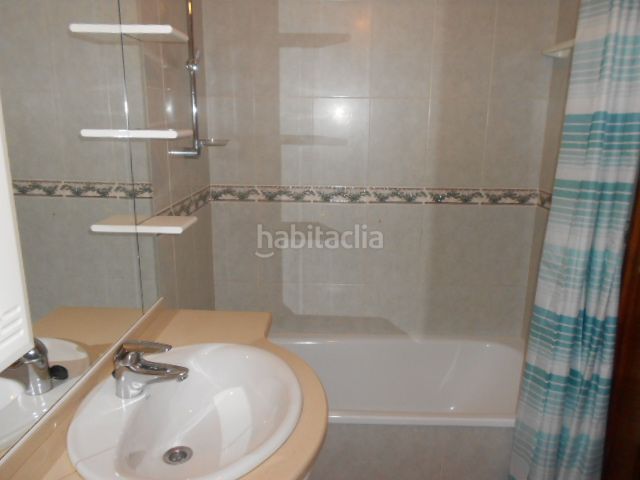 Foto 7217dba9-13ab-4e4a-b02b-9b845c90f03d. Alquiler piso en O Milladoiro Ames
